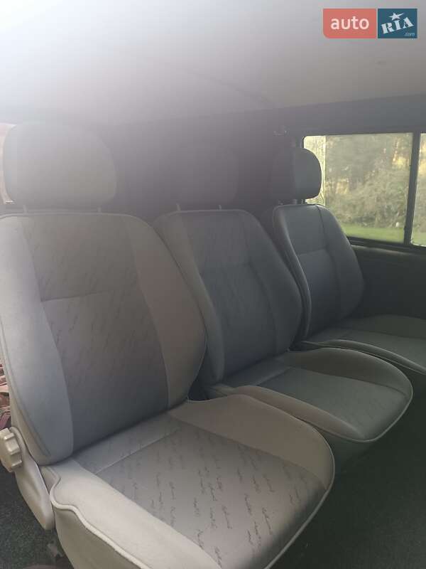 Грузопассажирский фургон Volkswagen Transporter 2002 в Дубно фото 5 Грузопассажирский фургон Volkswagen Transporter 2002 в Дубно