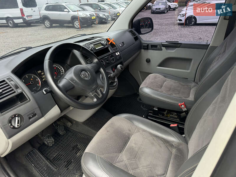Грузопассажирский фургон Volkswagen Transporter 2011 в Умани