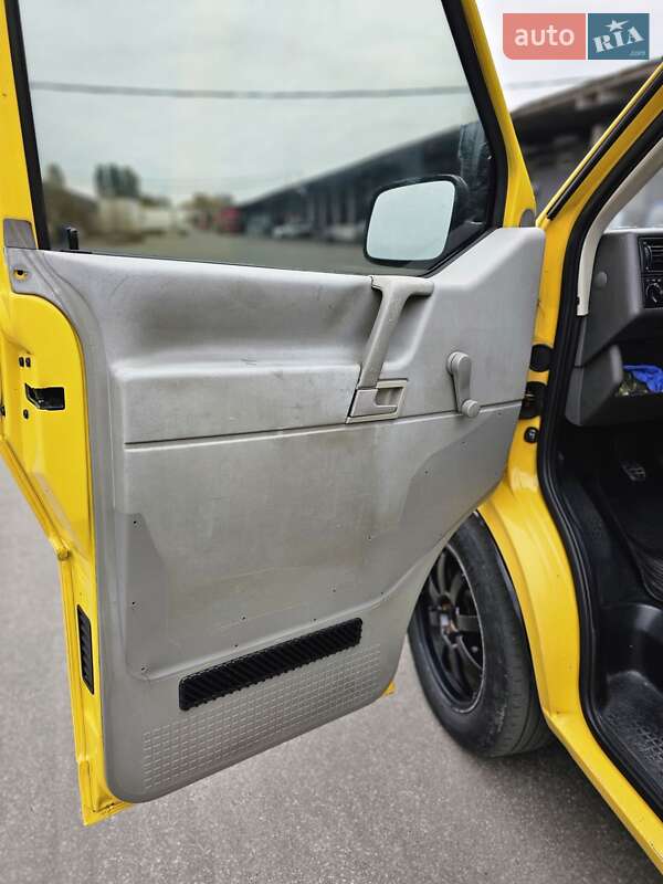 Минивэн Volkswagen Transporter 1999 в Киеве