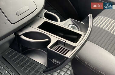 Минивэн Volkswagen Transporter 2009 в 