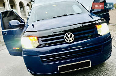 Минивэн Volkswagen Transporter 2010 в 