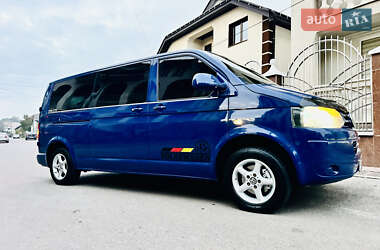 Минивэн Volkswagen Transporter 2010 в 