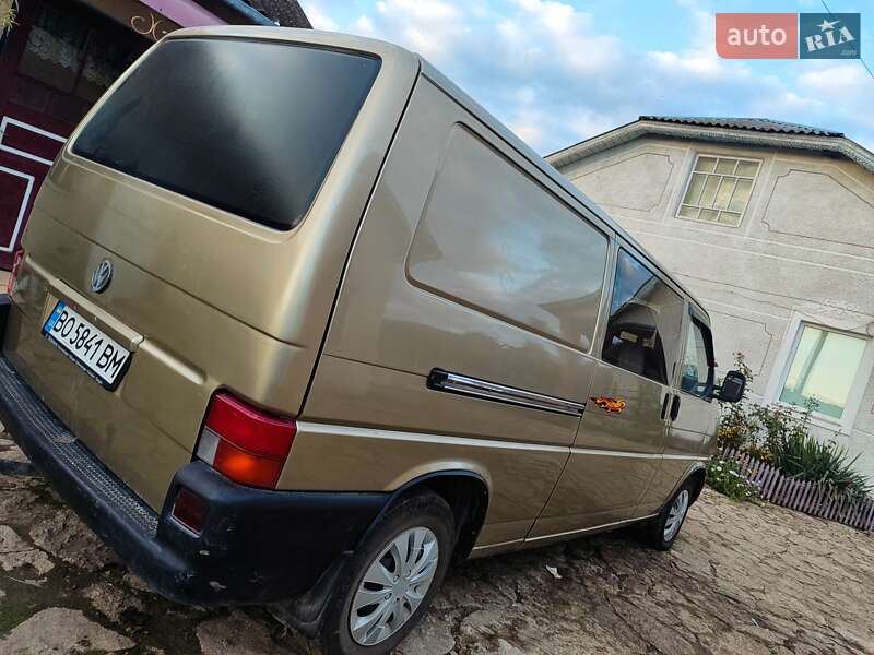 Минивэн Volkswagen Transporter 2001 в Борщеве