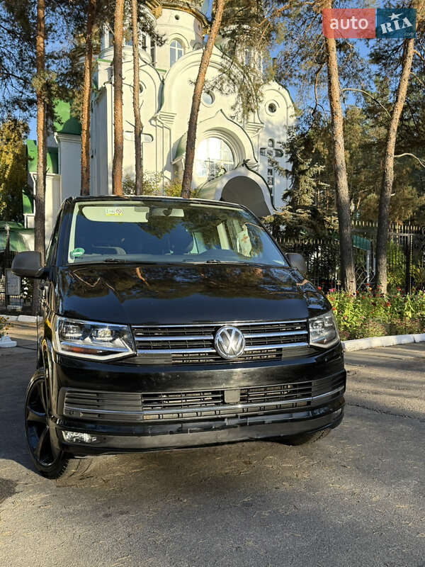 Минивэн Volkswagen Transporter 2017 в 