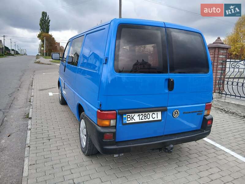 Минивэн Volkswagen Transporter 2002 в Ровно