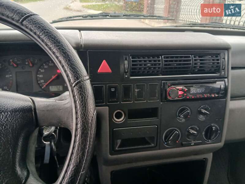 Минивэн Volkswagen Transporter 2002 в Ровно