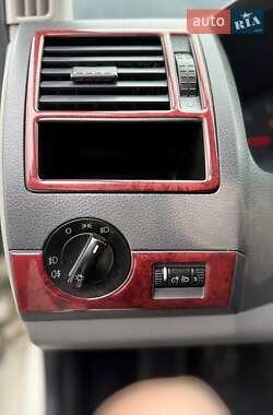 Минивэн Volkswagen Transporter 2009 в 