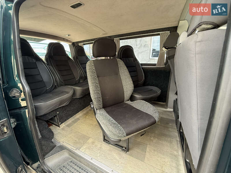 Мінівен Volkswagen Transporter 2005 в Снятині