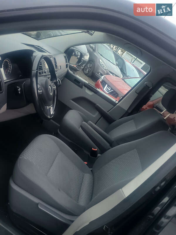 Минивэн Volkswagen Transporter 2012 в Ровно