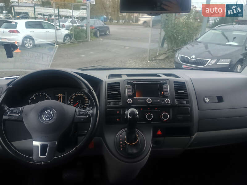 Минивэн Volkswagen Transporter 2012 в Ровно