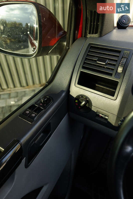 Грузопассажирский фургон Volkswagen Transporter 2011 в Ровно фото 69 Грузопассажирский фургон Volkswagen Transporter 2011 в Ровно