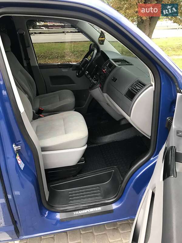 Минивэн Volkswagen Transporter 2006 в Виннице