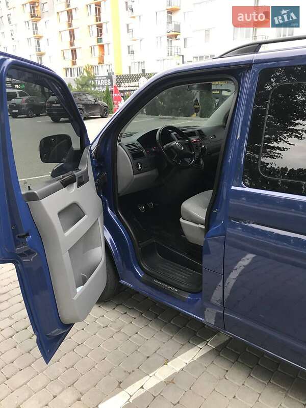 Минивэн Volkswagen Transporter 2006 в Виннице