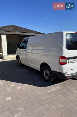 Грузовой фургон Volkswagen Transporter 2015 в Ивано-Франковске