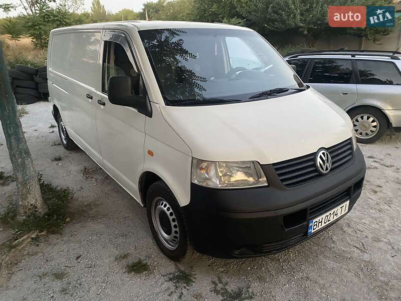 Вантажний фургон Volkswagen Transporter 2004 в Запоріжжі