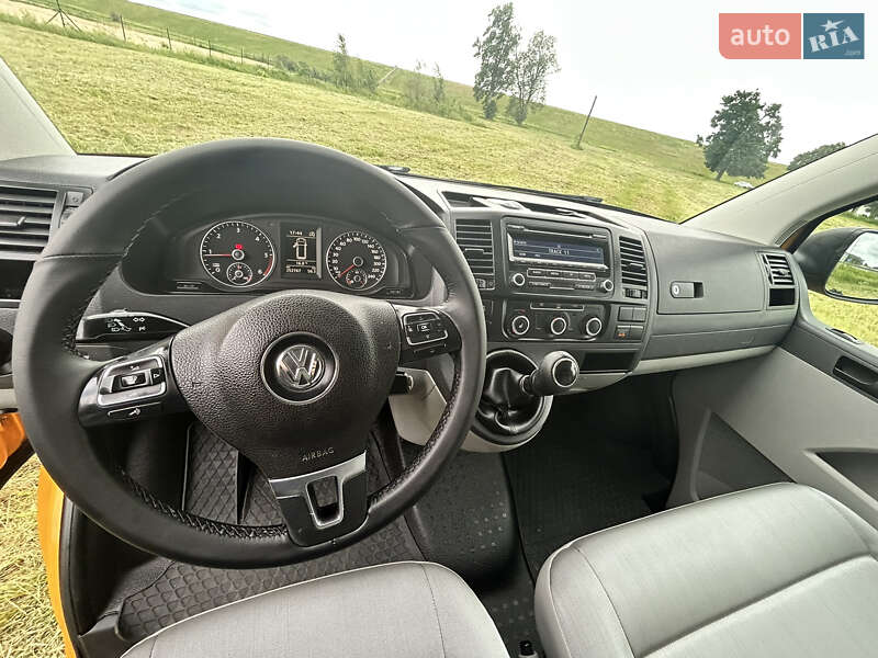 Грузовой фургон Volkswagen Transporter 2015 в Киеве