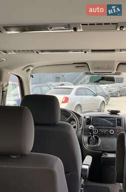 Минивэн Volkswagen Transporter 2009 в 