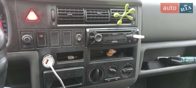 Минивэн Volkswagen Transporter 2003 в Обухове