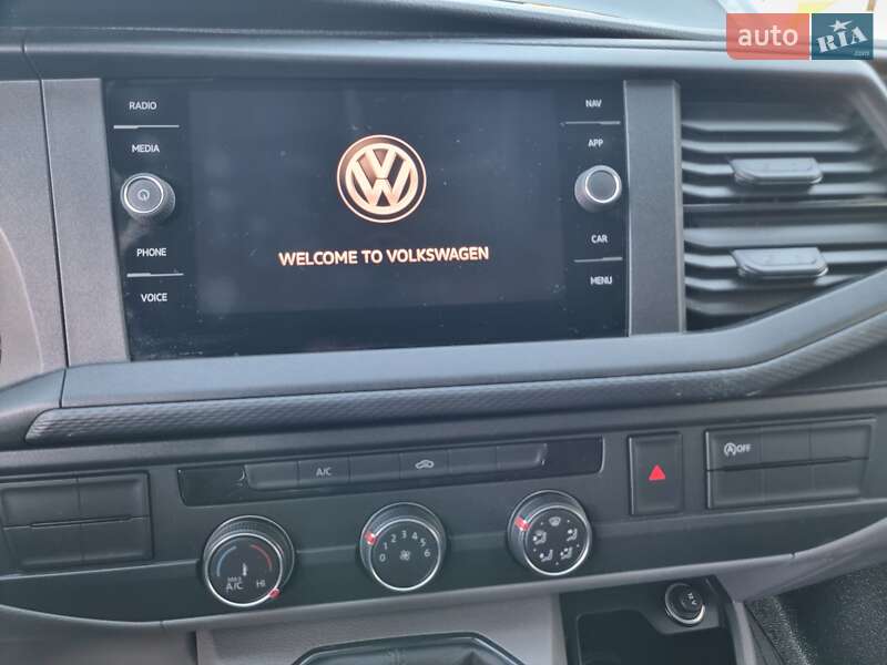 Грузовой фургон Volkswagen Transporter 2020 в Радивилове