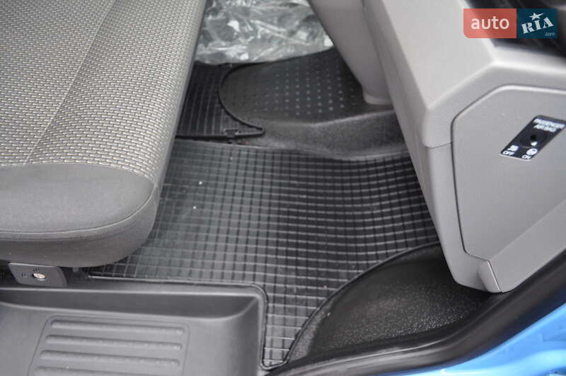 Грузовой фургон Volkswagen Transporter 2021 в Киеве фото 52 Грузовой фургон Volkswagen Transporter 2021 в Киеве