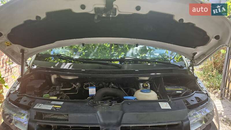 Грузовой фургон Volkswagen Transporter 2013 в Белгороде-Днестровском