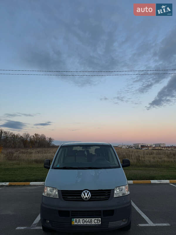 Минивэн Volkswagen Transporter 2006 в Софиевской Борщаговке