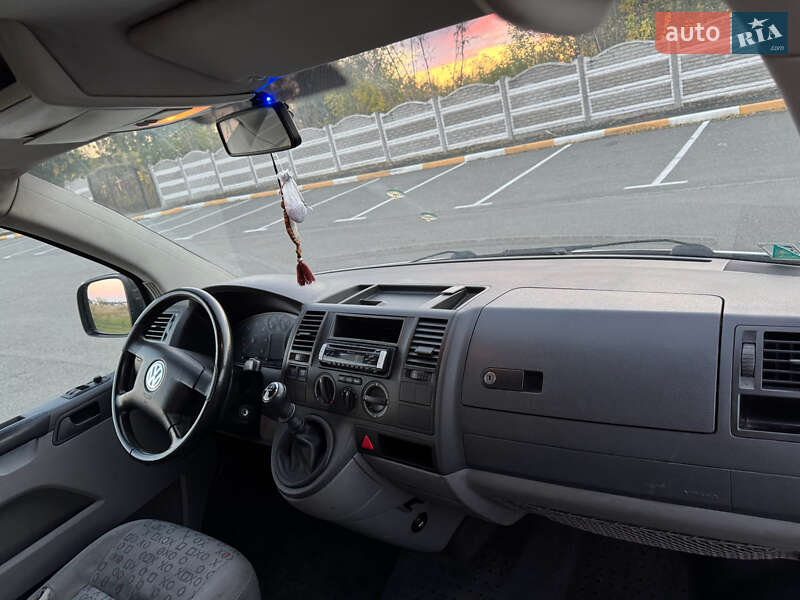Минивэн Volkswagen Transporter 2006 в Софиевской Борщаговке