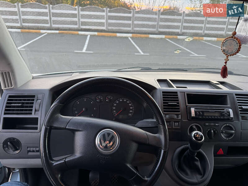 Минивэн Volkswagen Transporter 2006 в Софиевской Борщаговке