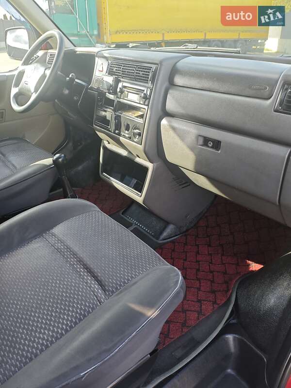 Минивэн Volkswagen Transporter 2003 в Рожище