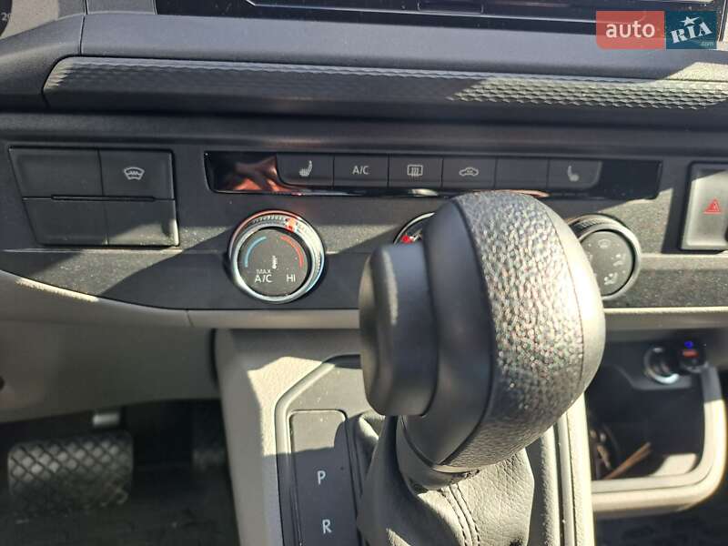 Минивэн Volkswagen Transporter 2021 в Буче