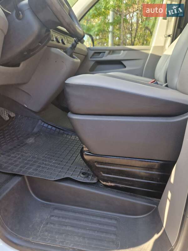 Мінівен Volkswagen Transporter 2021 в Києві