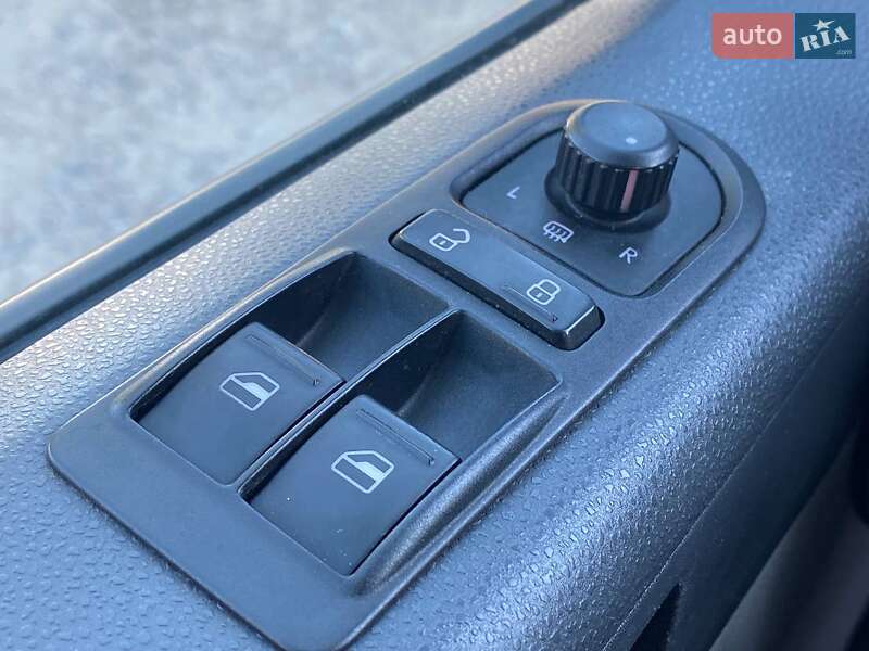 Грузовой фургон Volkswagen Transporter 2013 в Киеве фото 18 Грузовой фургон Volkswagen Transporter 2013 в Киеве