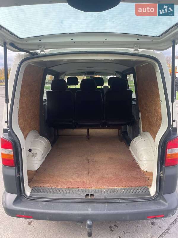 Минивэн Volkswagen Transporter 2008 в Вараше