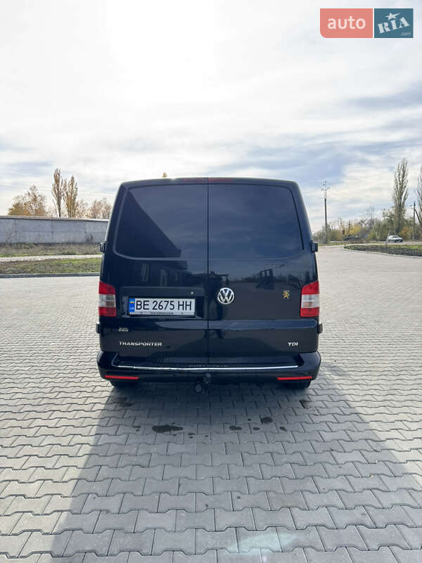 Грузовой фургон Volkswagen Transporter 2013 в Врадиевке