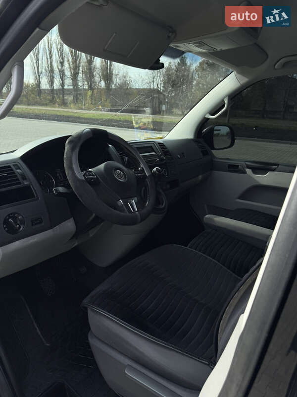 Грузовой фургон Volkswagen Transporter 2013 в Врадиевке