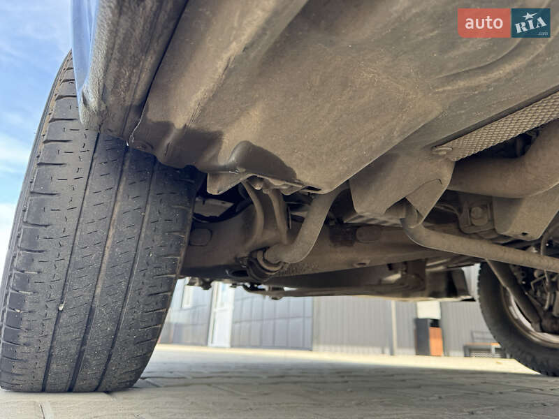 Грузовой фургон Volkswagen Transporter 2013 в Врадиевке