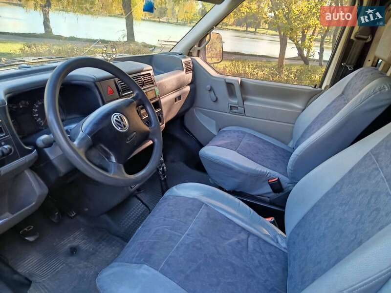 Минивэн Volkswagen Transporter 2001 в Березному