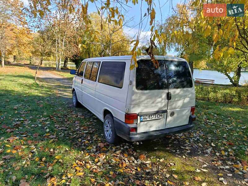 Минивэн Volkswagen Transporter 2001 в Березному