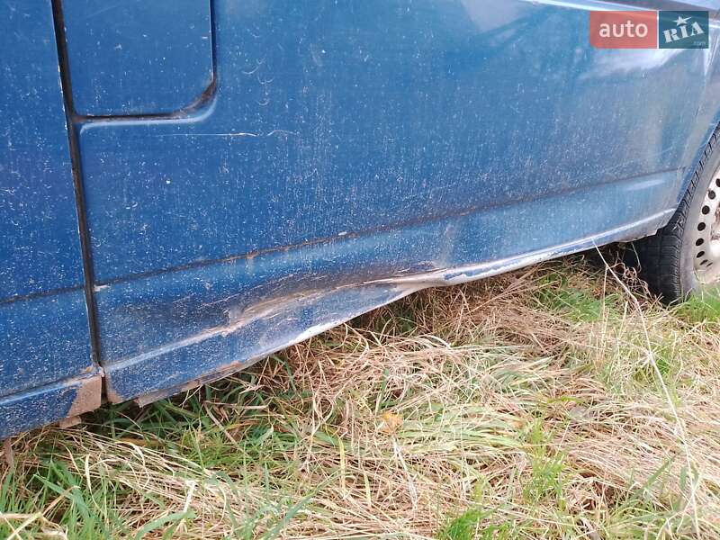 Мінівен Volkswagen Transporter 2001 в Брусилові