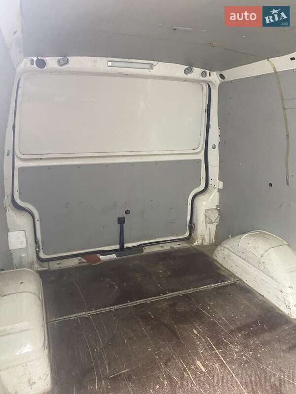 Вантажний фургон Volkswagen Transporter 2001 в Новомосковську фото 21 Вантажний фургон Volkswagen Transporter 2001 в Новомосковську