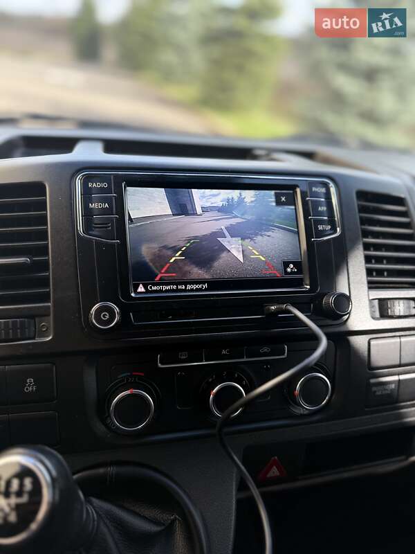 Грузовой фургон Volkswagen Transporter 2010 в Киеве