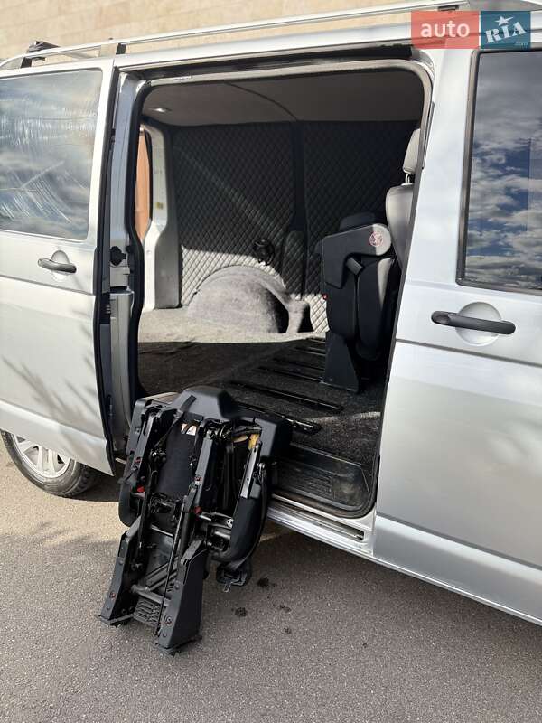 Грузовой фургон Volkswagen Transporter 2010 в Киеве