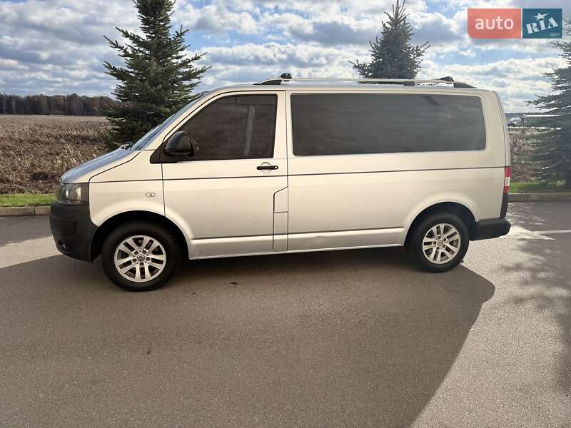 Грузовой фургон Volkswagen Transporter 2010 в Киеве