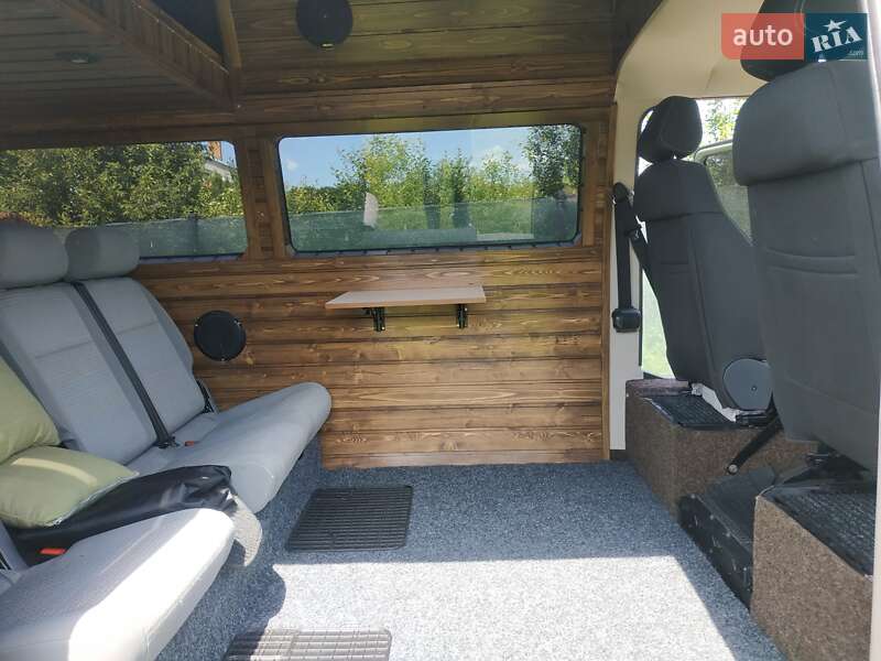 Минивэн Volkswagen Transporter 1983 в Стрые