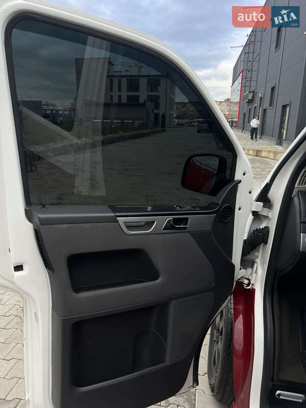 Минивэн Volkswagen Transporter 2010 в Калуше