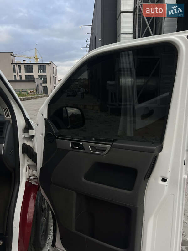 Минивэн Volkswagen Transporter 2010 в Калуше