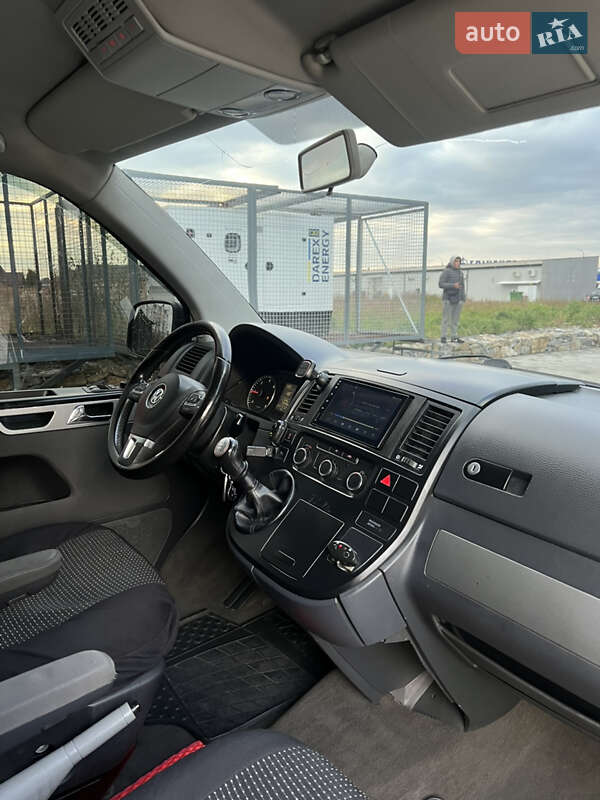 Минивэн Volkswagen Transporter 2010 в Калуше