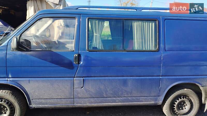 Грузопассажирский фургон Volkswagen Transporter 2001 в Дударкове