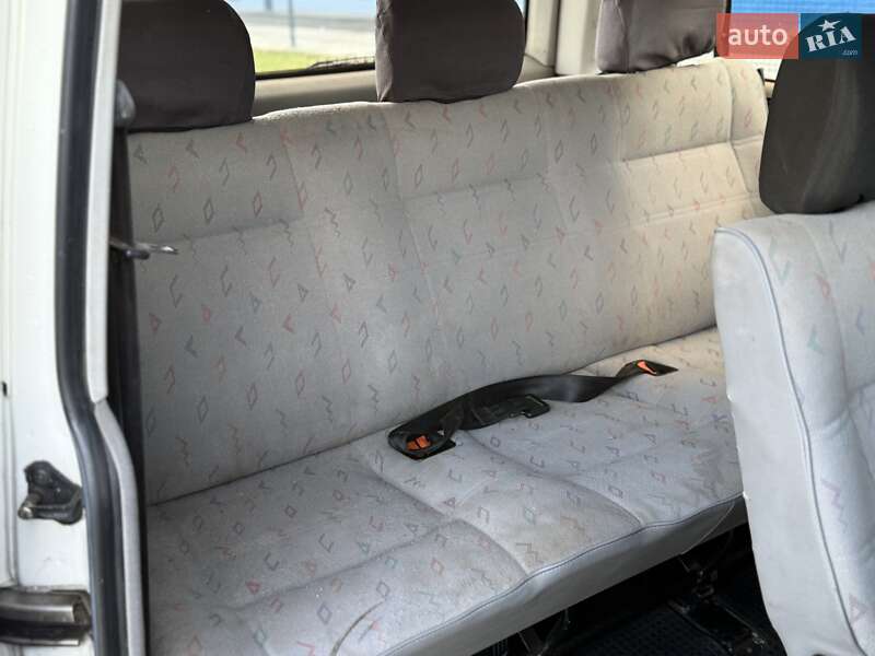 Минивэн Volkswagen Transporter 2000 в Львове