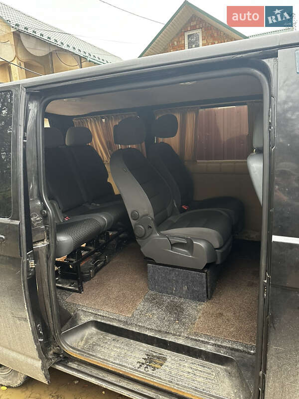 Минивэн Volkswagen Transporter 2006 в Черновцах
